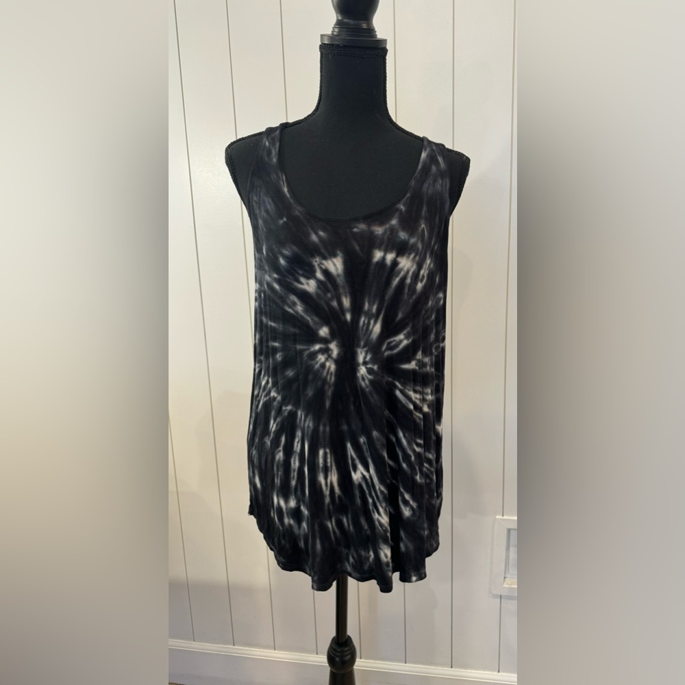 Brand new Zenana flowey tank top